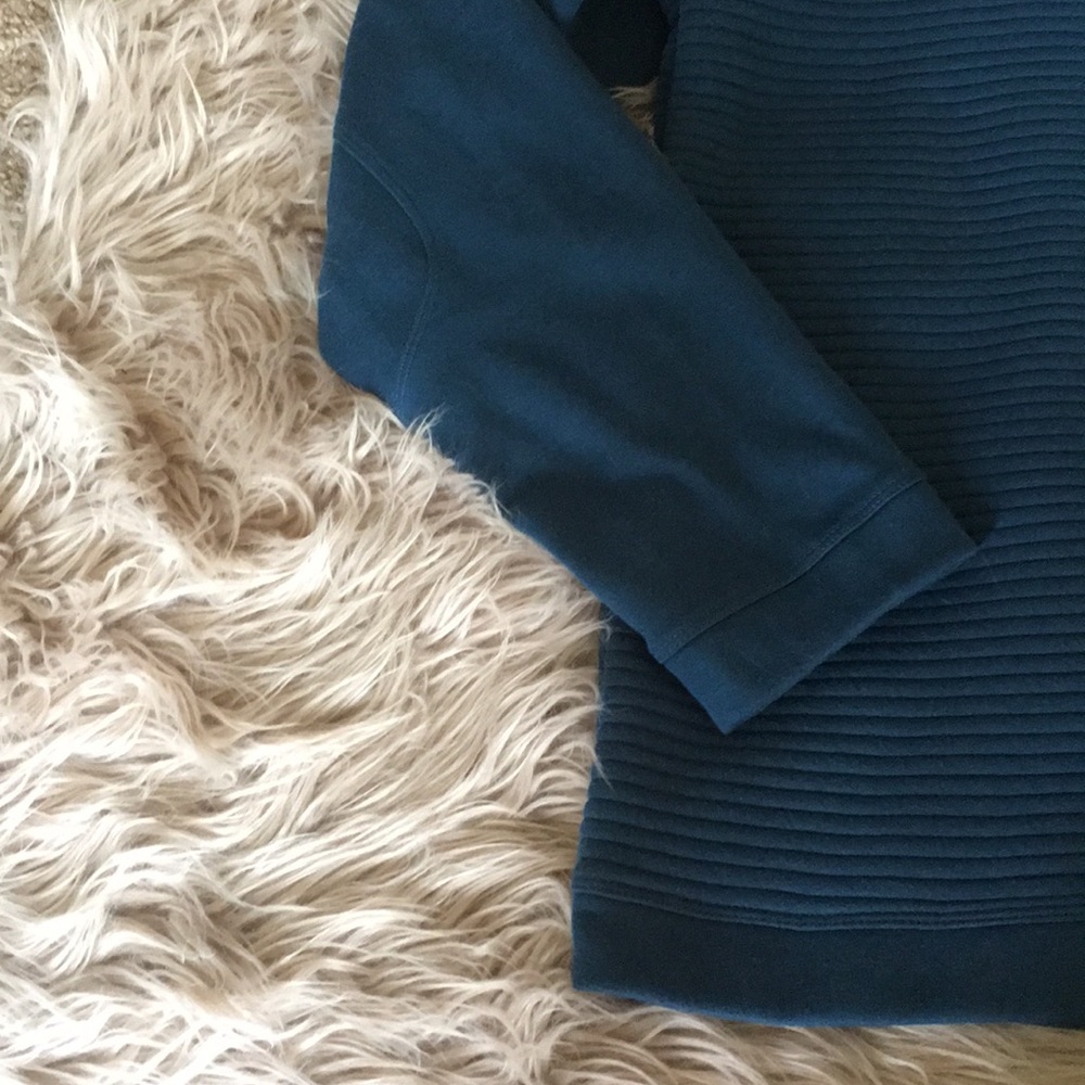 North Face Pullover - image 5